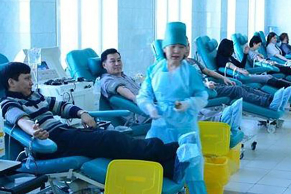 В Якутии работники предприятия «Алмазы Анабара» стали добровольными донорами крови