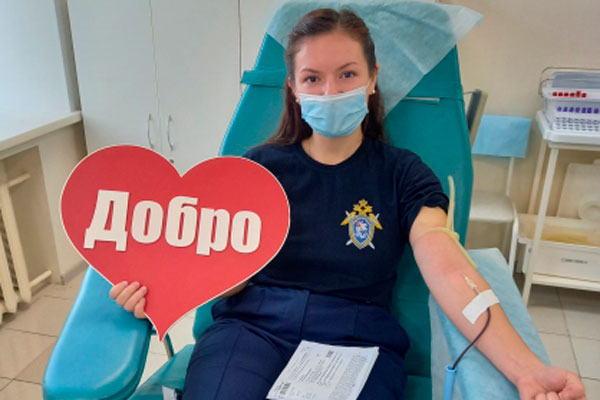 Сотрудники следственного управления Хабаровска посетили краевую станцию переливания крови