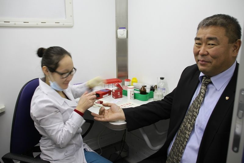 В Верховном Хурале прошла добровольная донорская акция