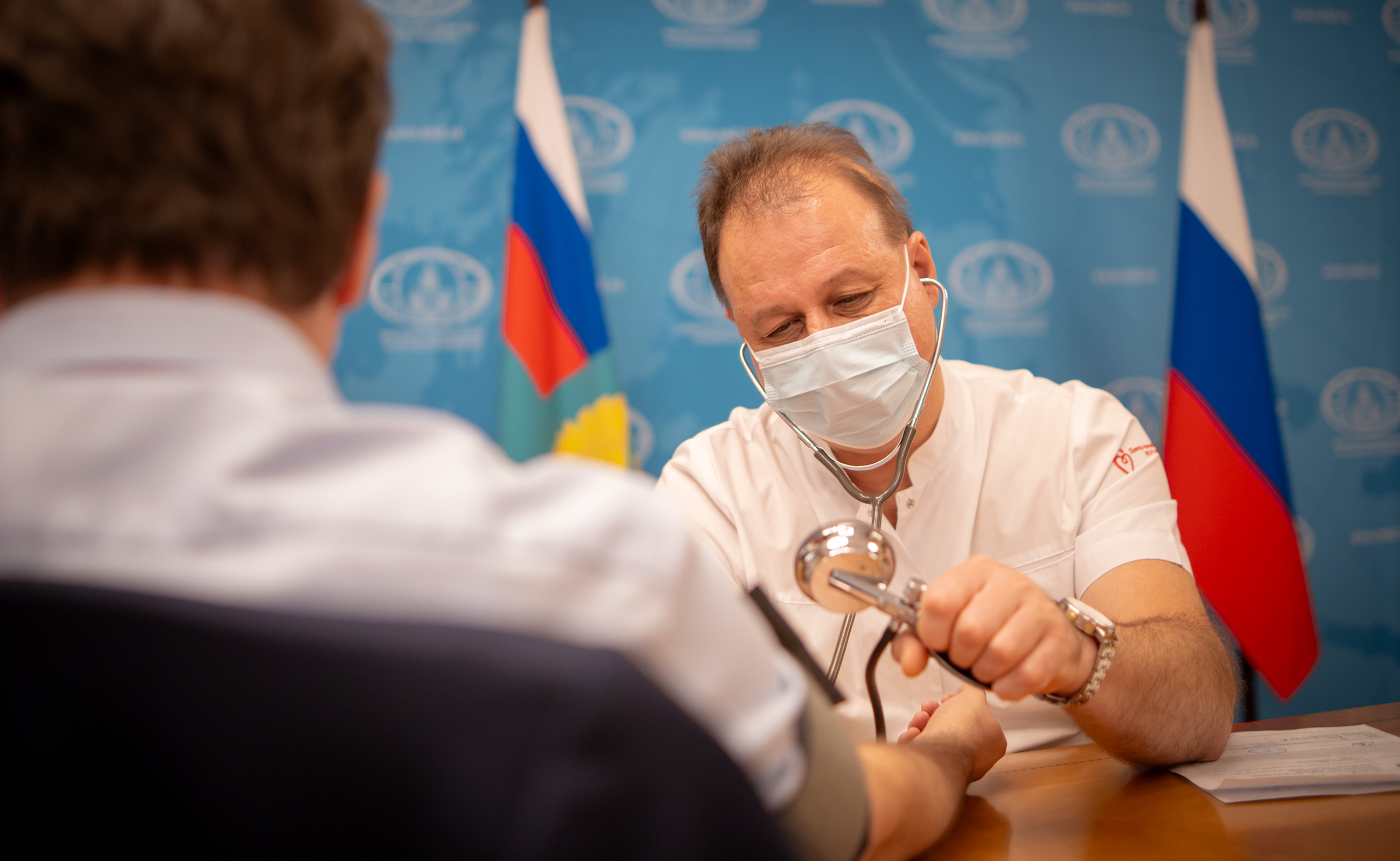 Сотрудники МИД приняли участие в донорской акции ФМБА России, укрепляя социальный потенциал государства