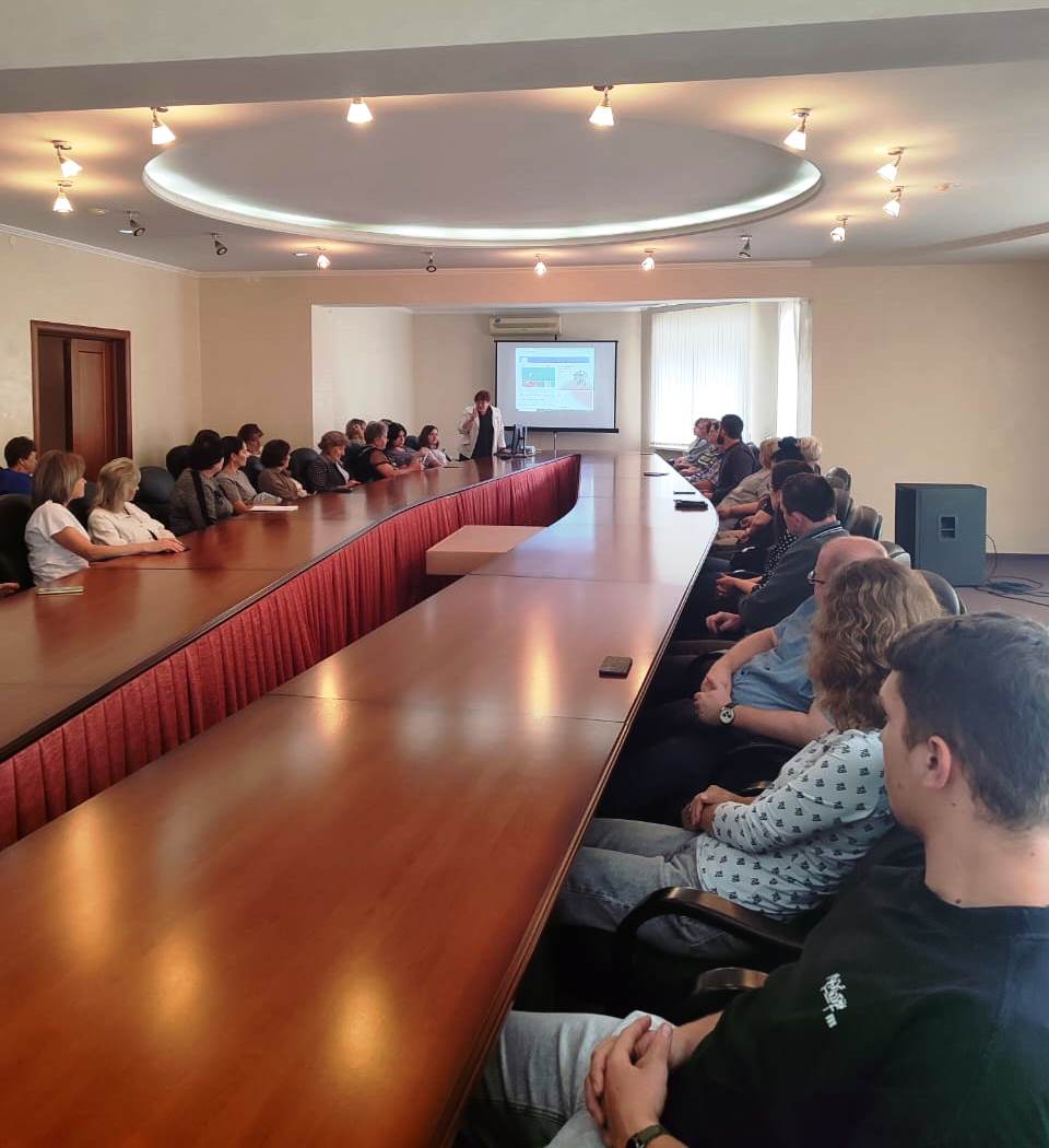 В рамках проекта «Знай и спасай!» врачом - трансфузиологом Службы крови Орловской области проведена лекция «О донорстве костного мозга и гемопоэтических стволовых клеток» для сотрудников АО «Мценский завод «Коммаш».