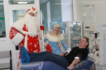 "С Новым годом, Служба крови!"