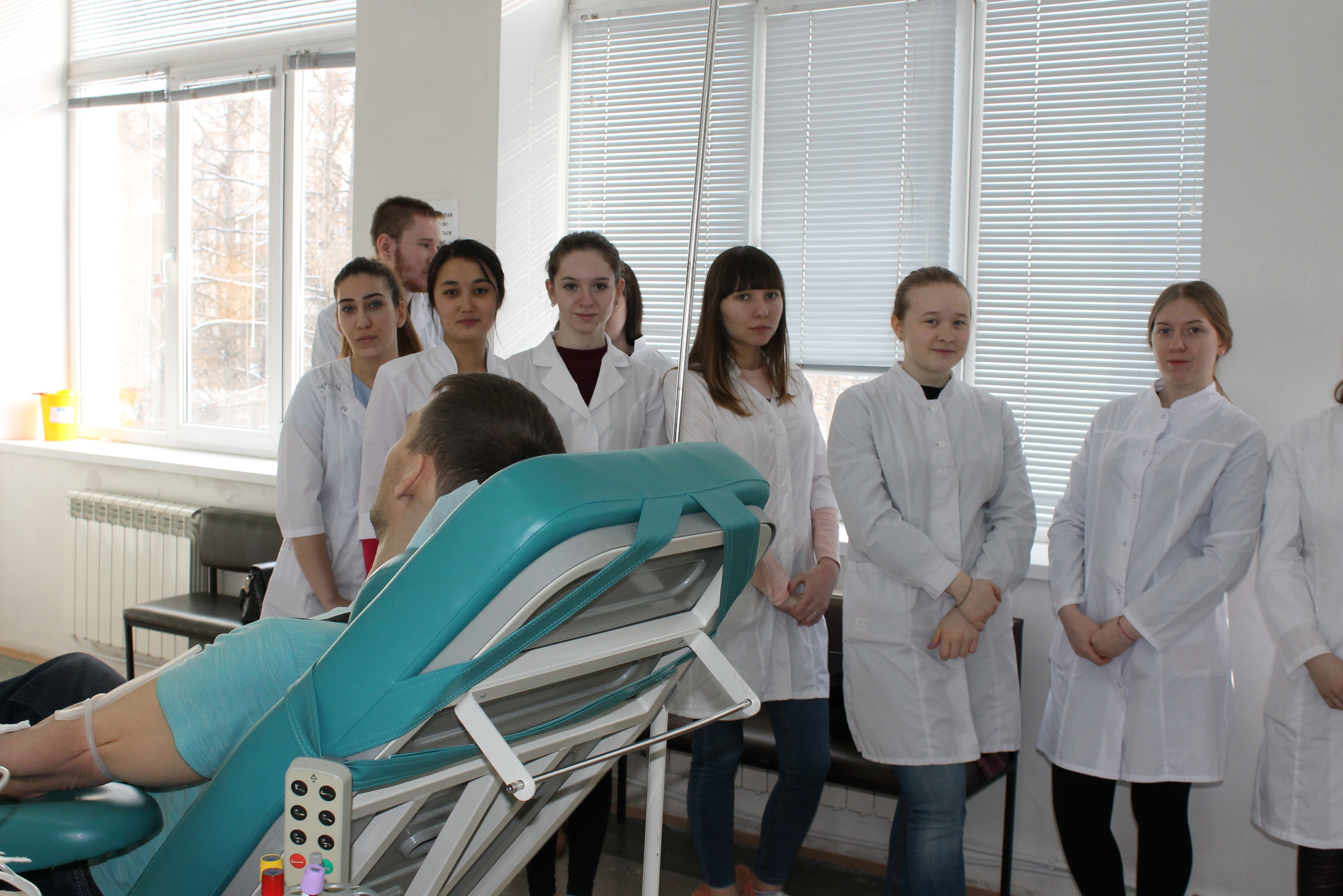 Студенты Челябинского медколледжа участвуют в молодежном южноуральском донорском марафоне