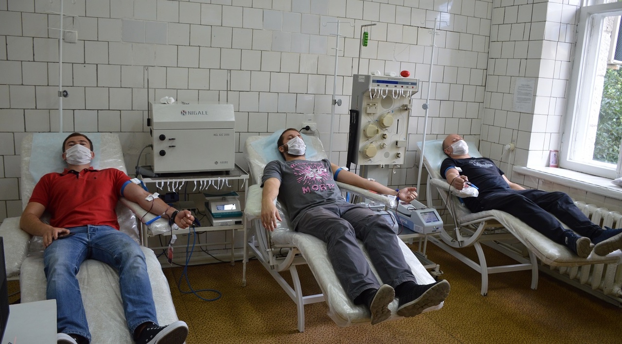 В рамках Всероссийской акции #КультураДонорству#КультурныйКодДонора в Ялте прошел День Донора, приуроченный ко Дню Государственного герба и Государственного флага Республики Крым