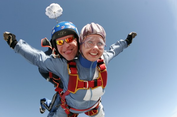 Необычная акция памяти, посвященная подвигу доноров крови в период Великой Отечественной войны, пройдет накануне Дня Победы в небе Подмосковья