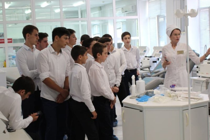 В Службе крови Чечни прошла экскурсия для детей