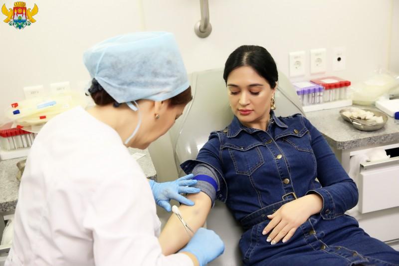 Работники мэрии Махачкалы пополнили запасы крови