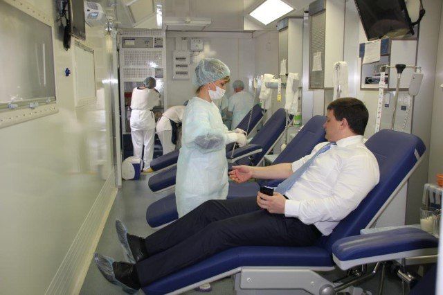 Муниципальные служащие Ярославля приняли участие в донорской акции