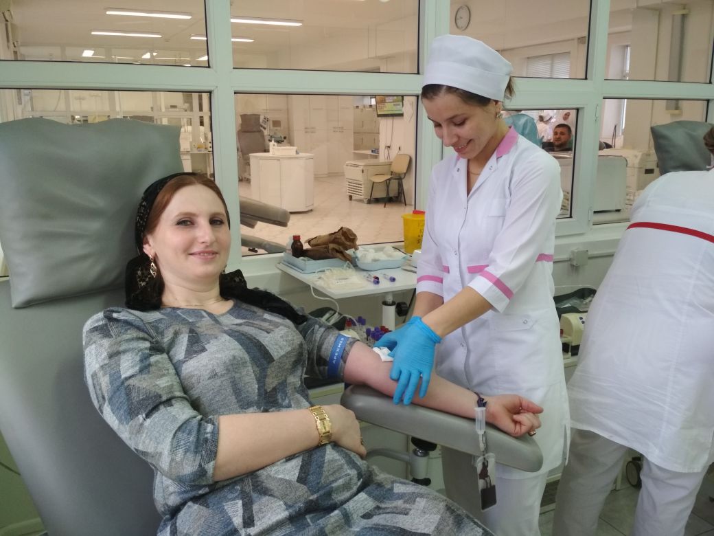 Грозненские стоматологи пополнили банк крови
