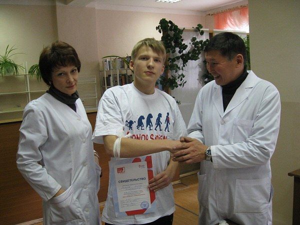 Более 300 литров крови заготовлено в ходе акции "День донорского совершеннолетия" в Иркутске