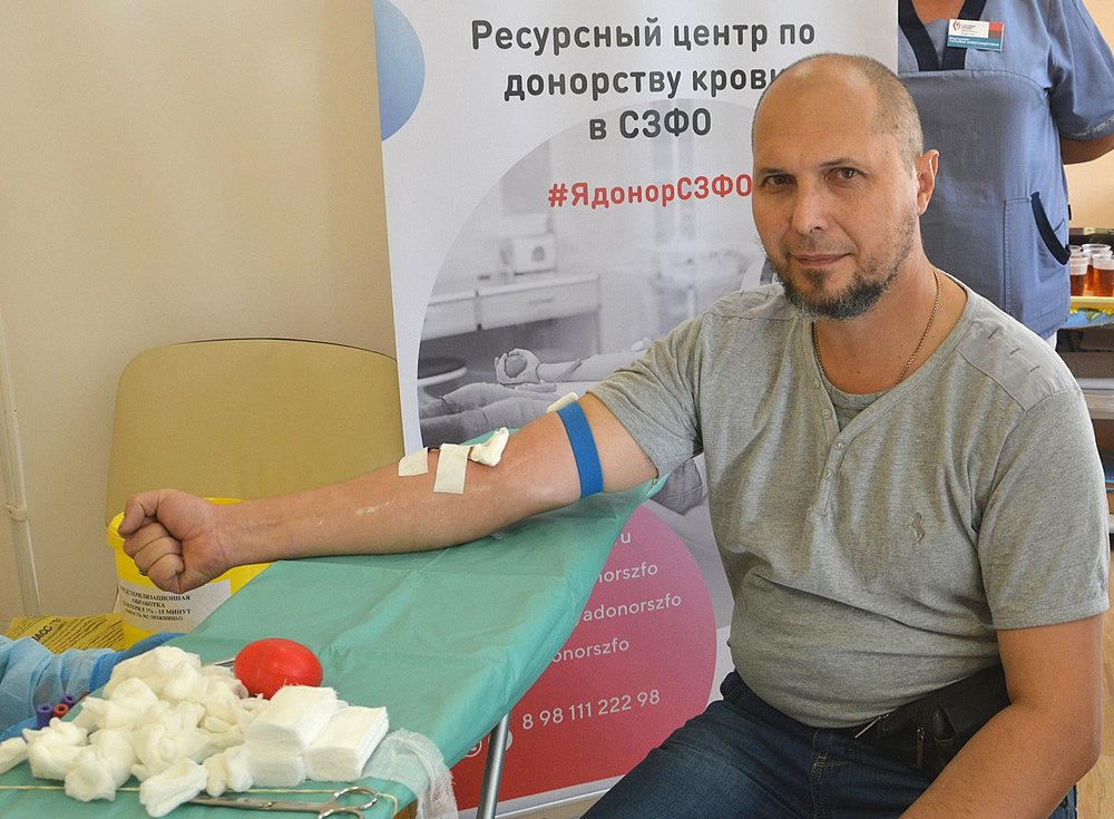 Сотрудники Янтарного комбината сдали кровь для своих земляков