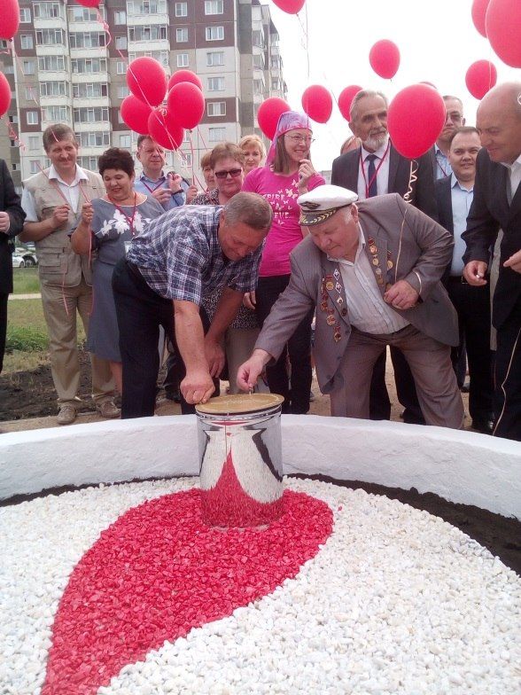 В Красноярске заложили историческую капсулу в честь 80-летия Службы крови Красноярского края