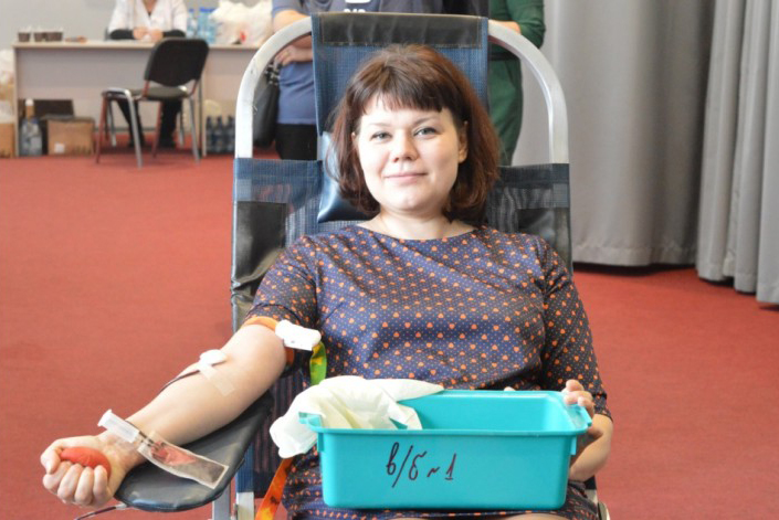 Жители Красноярска сдали кровь для больниц города