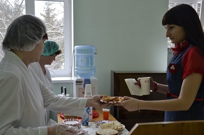 Участников Субботы доноров в Курске угостили блинами