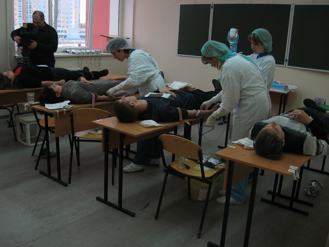 69 18-летних липчан отметили "донорское совершеннолетие"