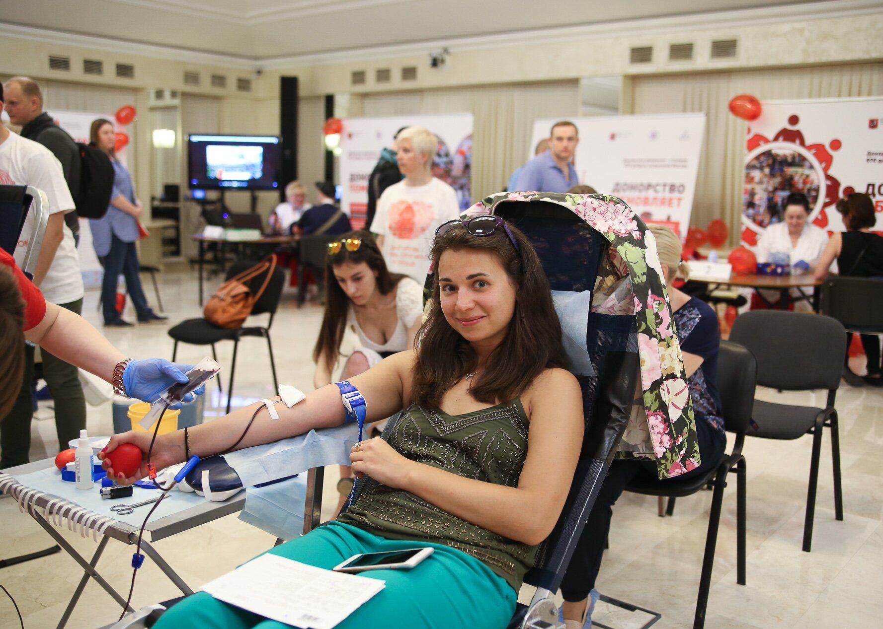 Сотни добровольцев стали донорами в Общественной палате России