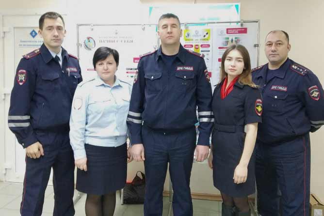 Доноров Приморья обучают культуре на дорогах 