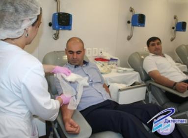 Судебные приставы Дагестана сдали кровь