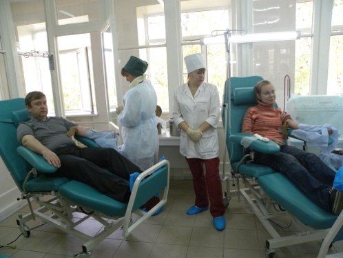 В рамках донорской акции «Подари каплю надежды» в Тверской области кровь сдал губернатор Андрей Шевелев 